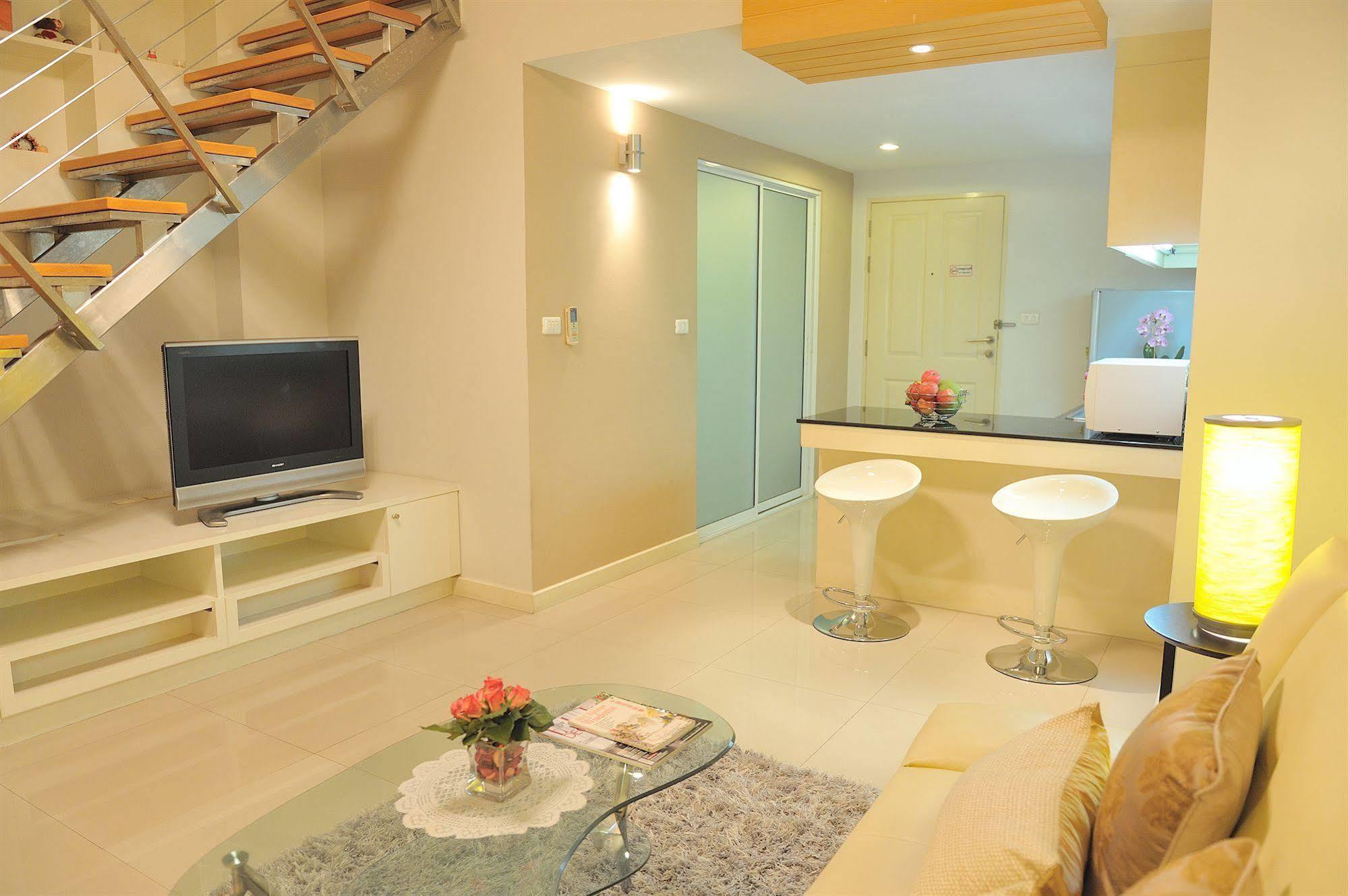 Duplex 21 Apartment Bangkok Extérieur photo